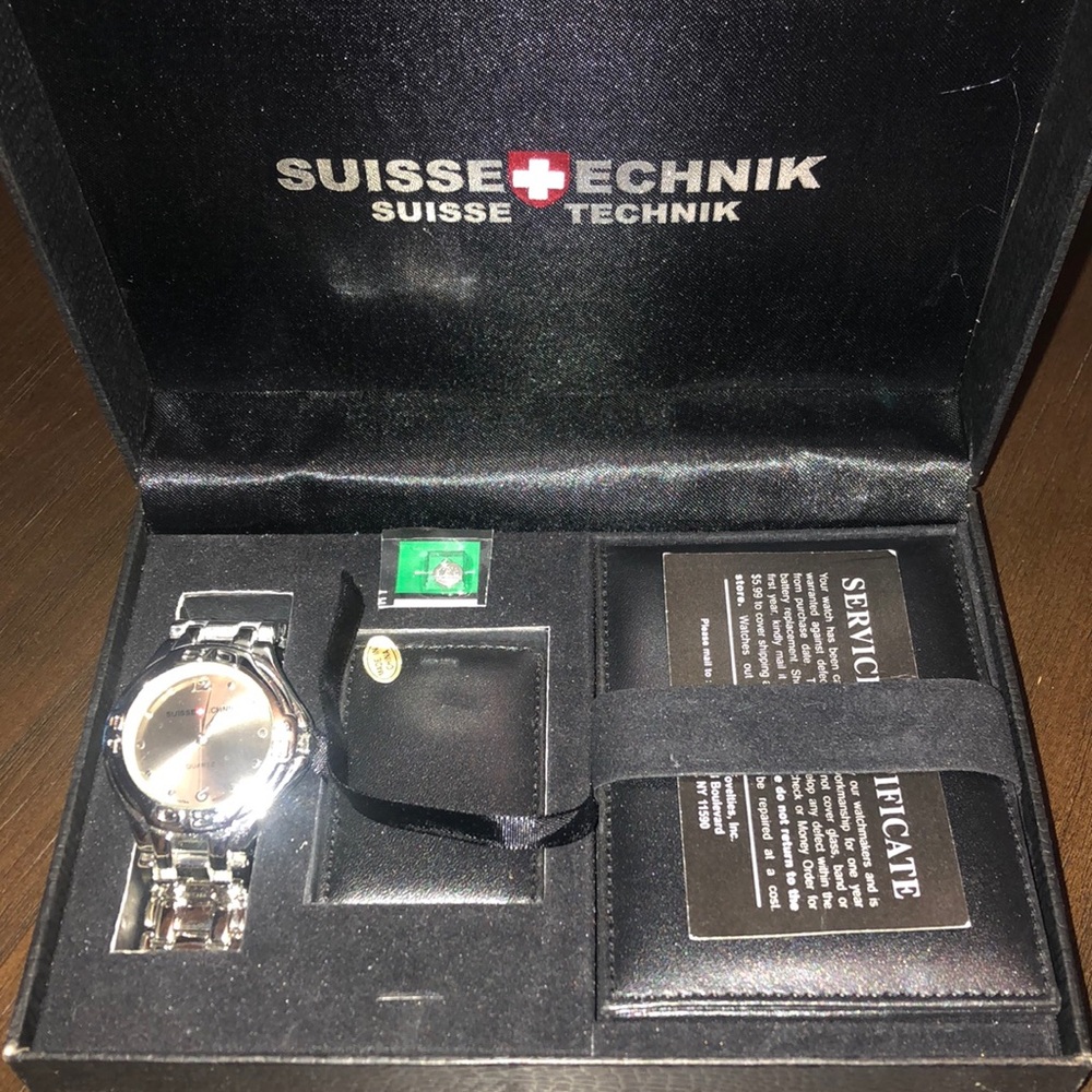 Suisse echnik watch, wallet set.